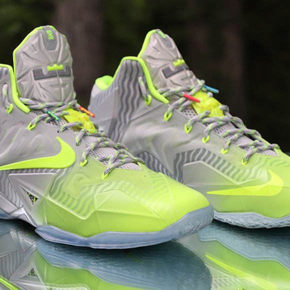 Nike LeBron 11 Maison Luster Volt - Picture 11 of 16